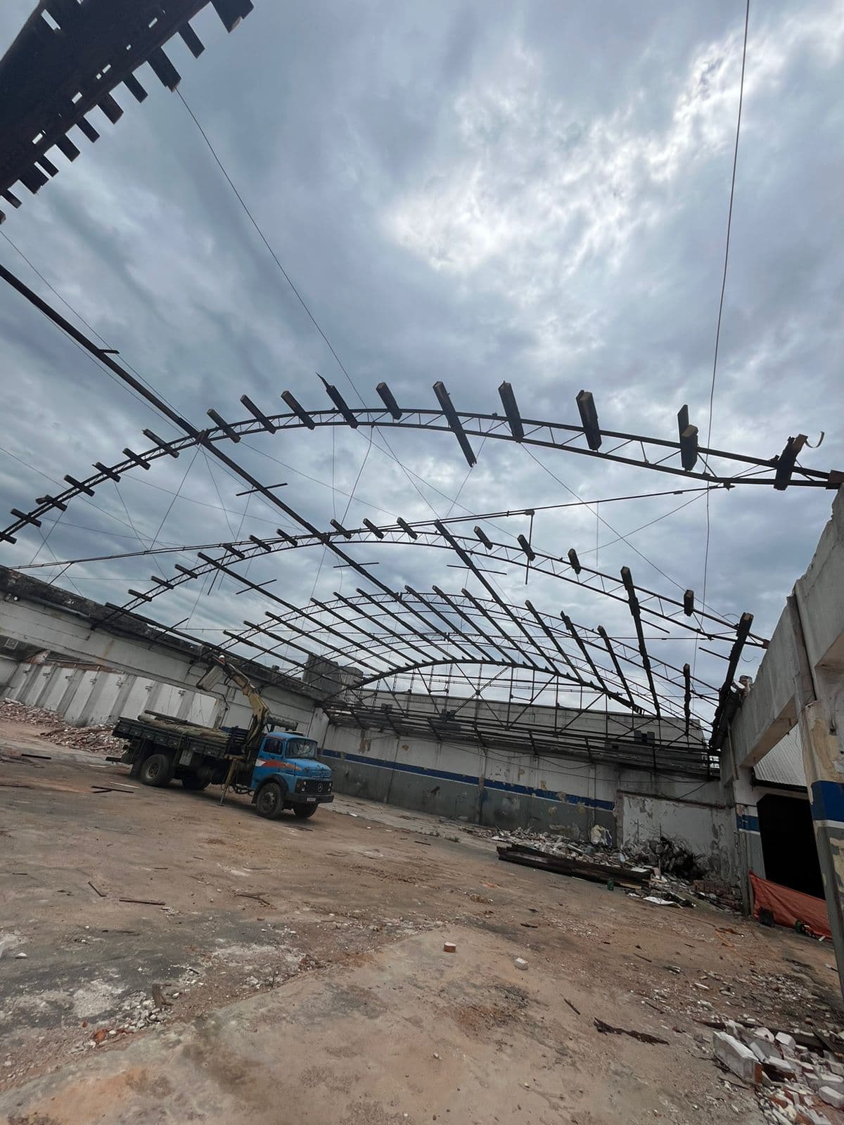 Desmontagem de Estrutura Metálica - Foto 5